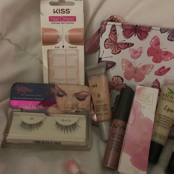 ❤️With free gift❤️Cosmetic bag w/ makeup - Picture 8 of 8